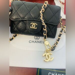 🖤😍 Chanel black Mini Quilted Bag with Gold Chain
